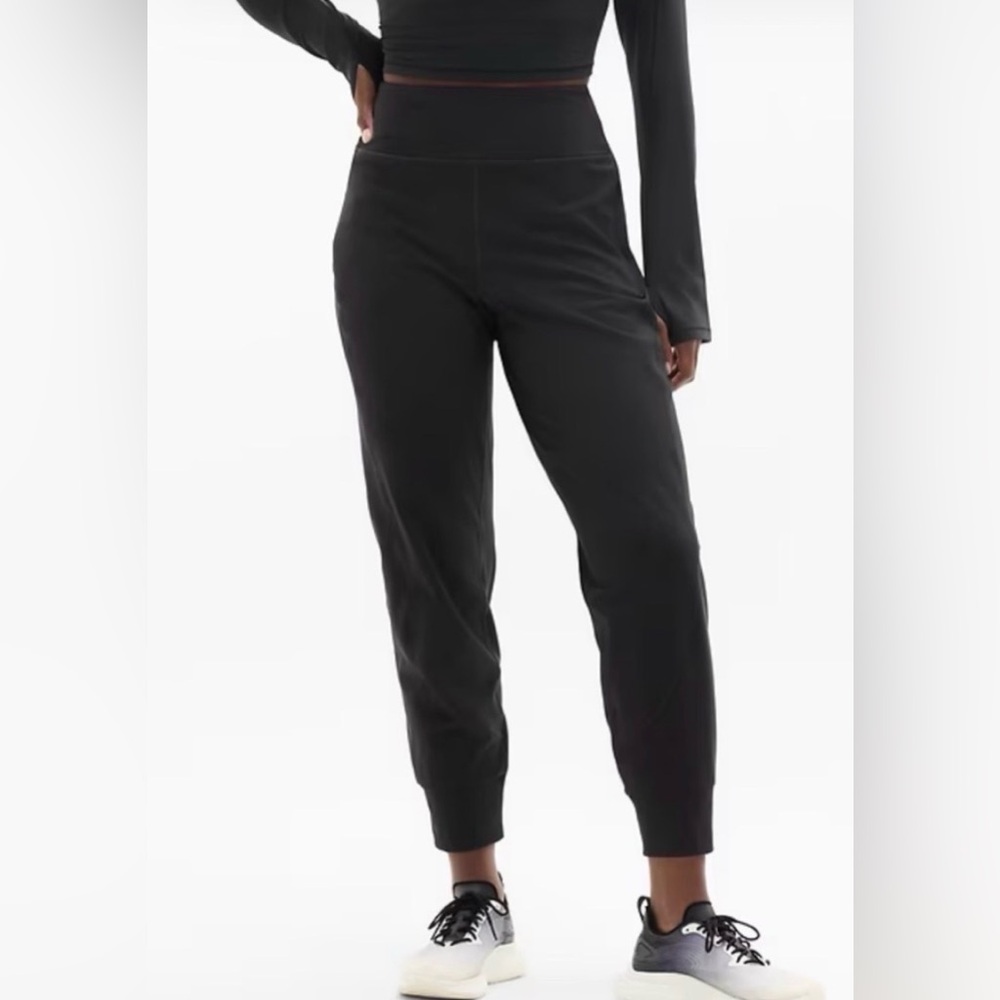 Athleta Women’s Black Rainier Joggers XL